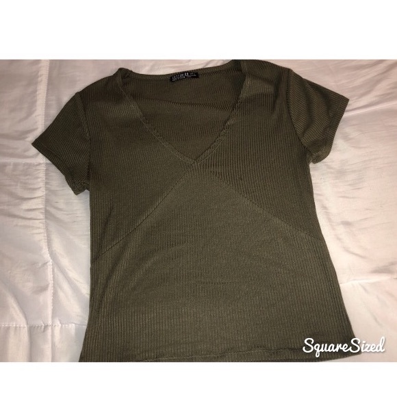 crop top v-neck - Picture 1 of 1